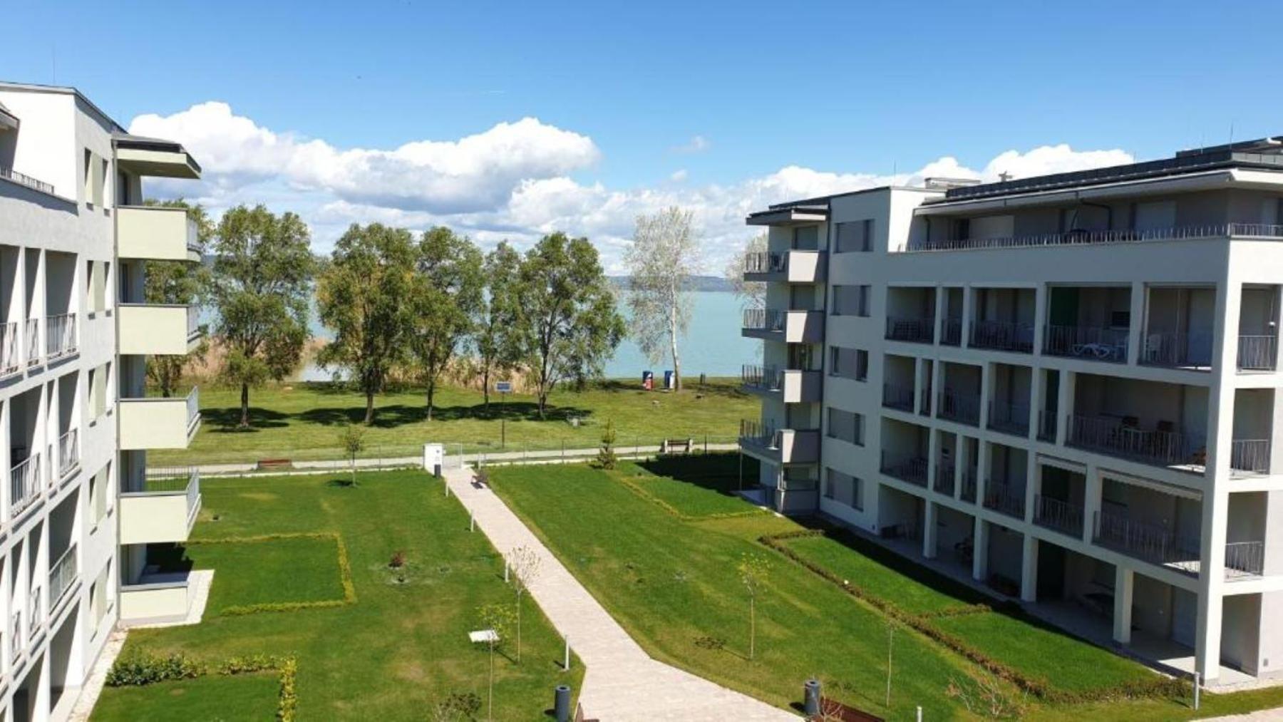 Green Apartman Balatonlelle Luaran gambar
